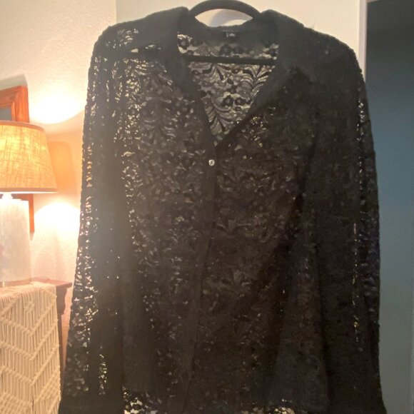 EUC Torrid Sz 0 10/12 Soft Black Lace Shirt - Picture 1 of 3